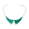 Collar cuello claudine verde de Ikita