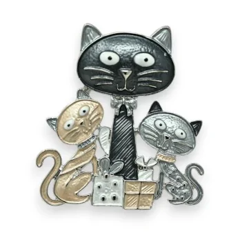 Magnetic brooch with black and gray cat family