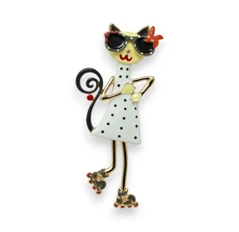 Humorous magnetic cat brooch