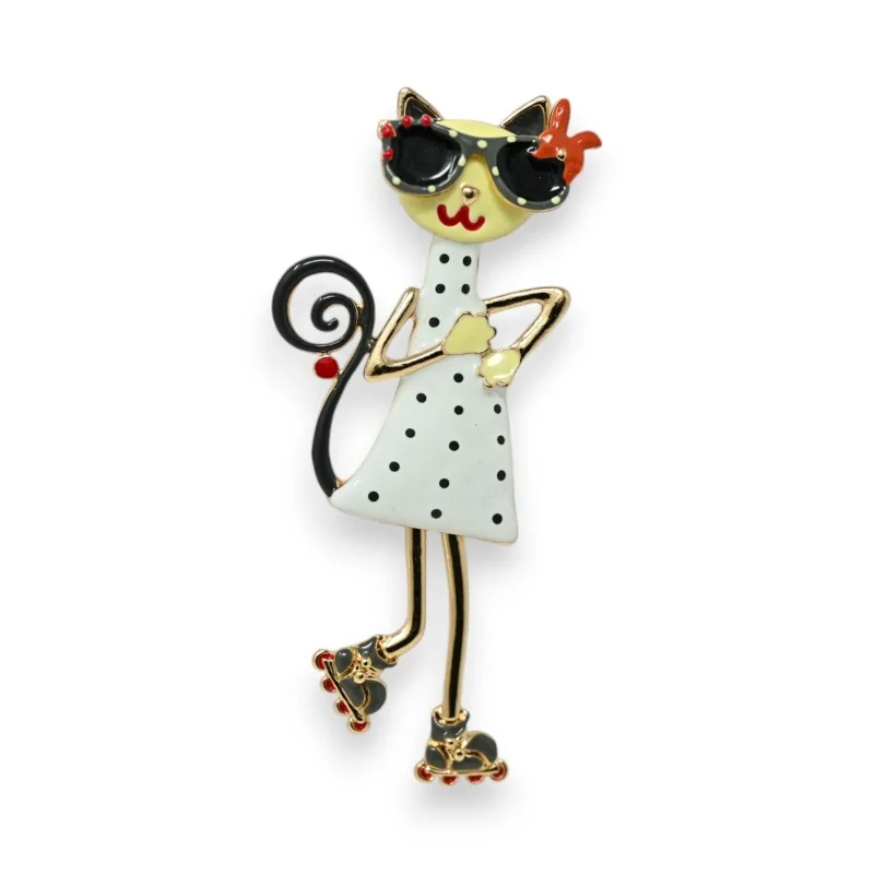 Humorous magnetic cat brooch