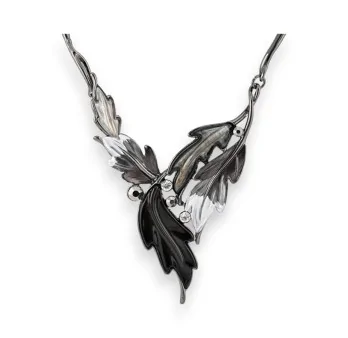 Collier Fantaisie Feuilles Grises et noires de chez Belle Miss