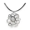 Collana multi-cavi Ikita con medaglione Design argentato