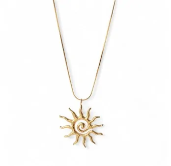 Collier acier doré Médaillon Soleil