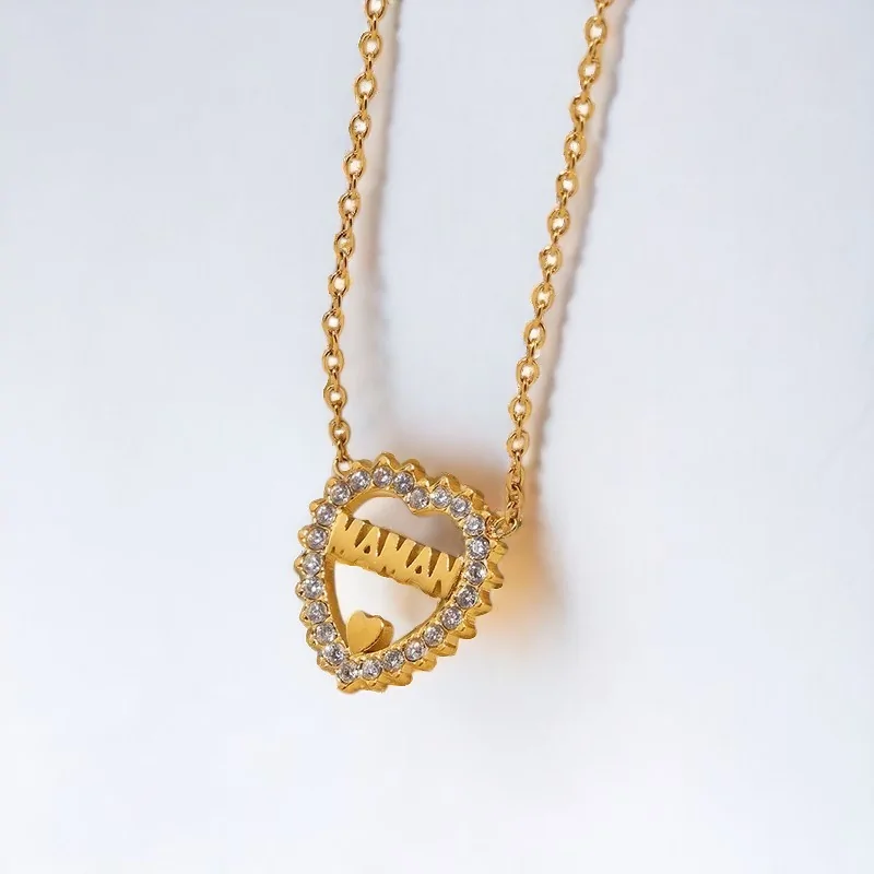 Collar de Acero Dorado con Medallón de Corazón Mamá