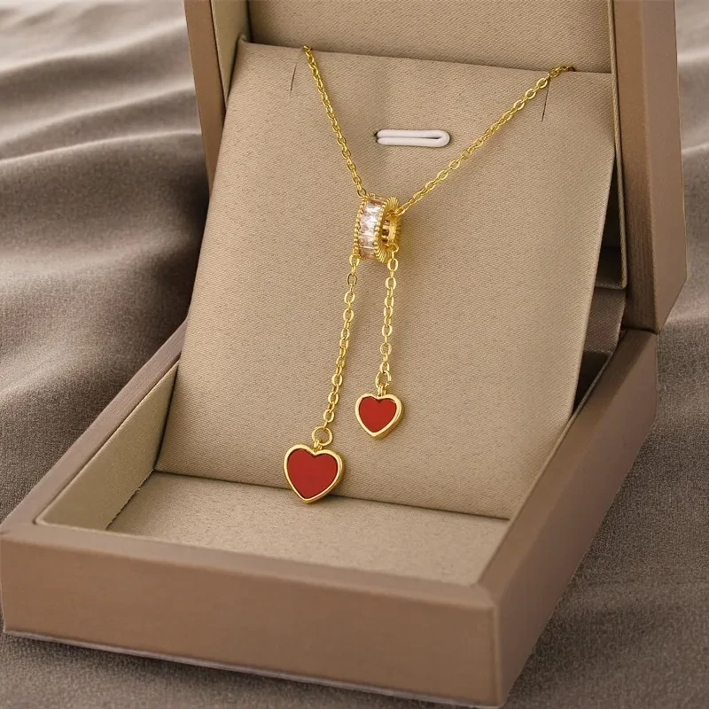 Collier Acier doré Cœur Double Pendentif rouge