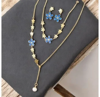 Golden steel jewelry set with blue flowers