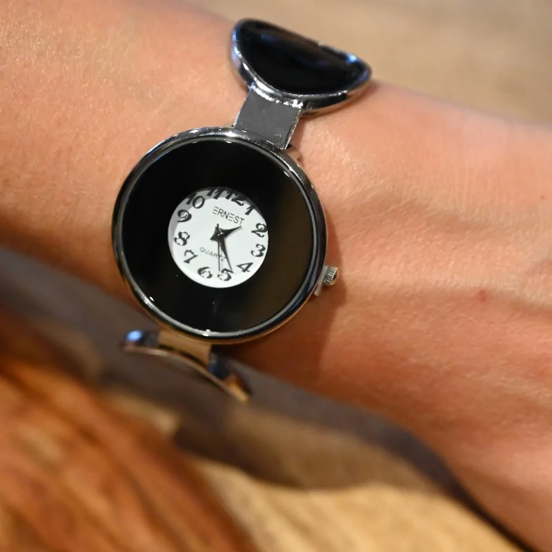 Reloj de pulsera Ernest con detalles de pata de gallo en negro y esfera espejo gris