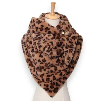 Bufanda triangular suave con estampado de leopardo