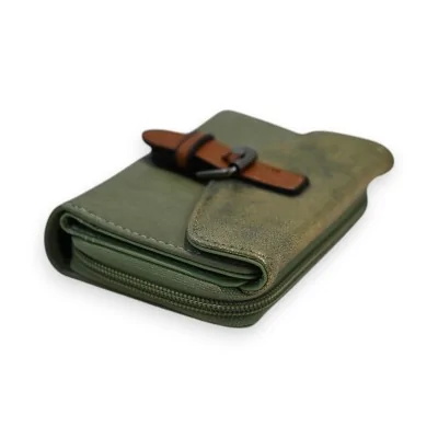 Portefeuille compact en cuir vert amande avec fermeture éclair et languette marron Portefeuille compact en cuir vert amande avec fermeture éclair et languette marron