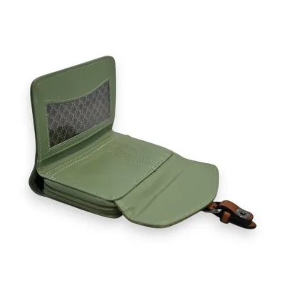 Portefeuille compact vert amande avec compartiments et fermoir en cuir marron Portefeuille compact vert amande avec compartiments et fermoir en cuir marron