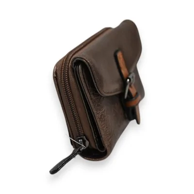 Portefeuille compact en cuir marron avec fermeture éclair et rabat, marque Mélanie Paris Portefeuille compact en cuir marron avec fermeture éclair et rabat, marque Mélanie Paris