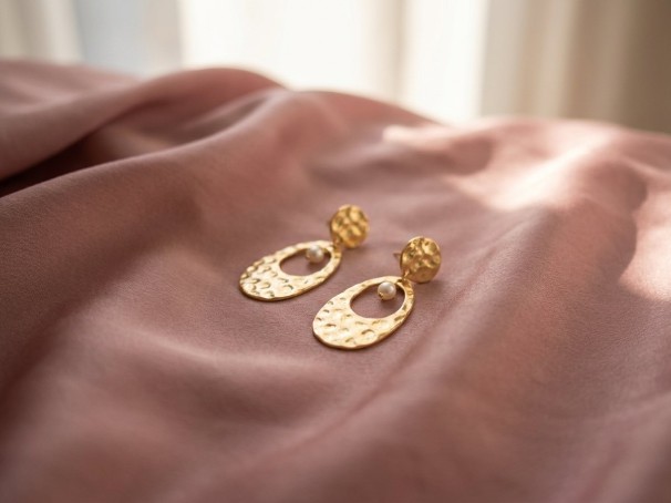 Quelles boucles d'oreilles choisir selon la forme de votre visage ?