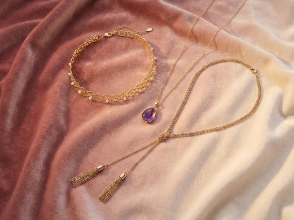 Quel collier porter selon son décolleté ? Le guide pour chaque encolure